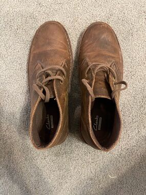 Clarks Men’s Brown Leather Desert Chukka Boots